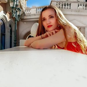 Meet your Posher, Katelyn